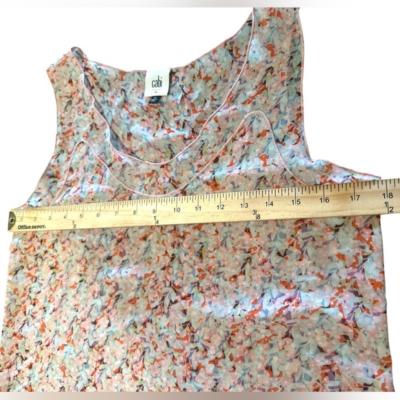 Cabi Sleeveless Floral Blouse Size XS White Pink V Neckline Style # 5032 - Picture 11 of 11
